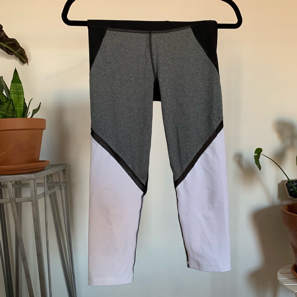 Aeropostale Patterned Workout Leggings